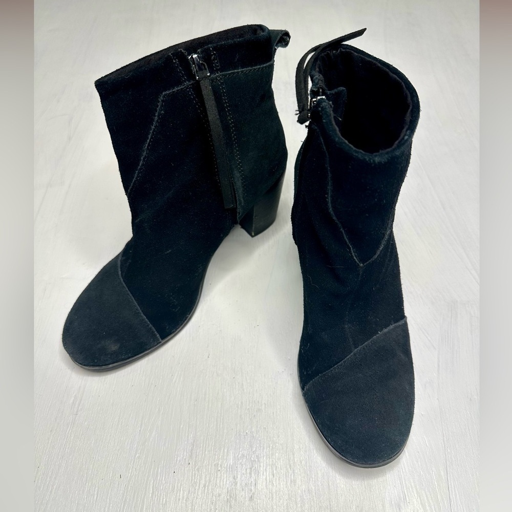 TOMS Suede Black Booties Women’s 6.5 Zip Ankle Boots Chunky Block Heel